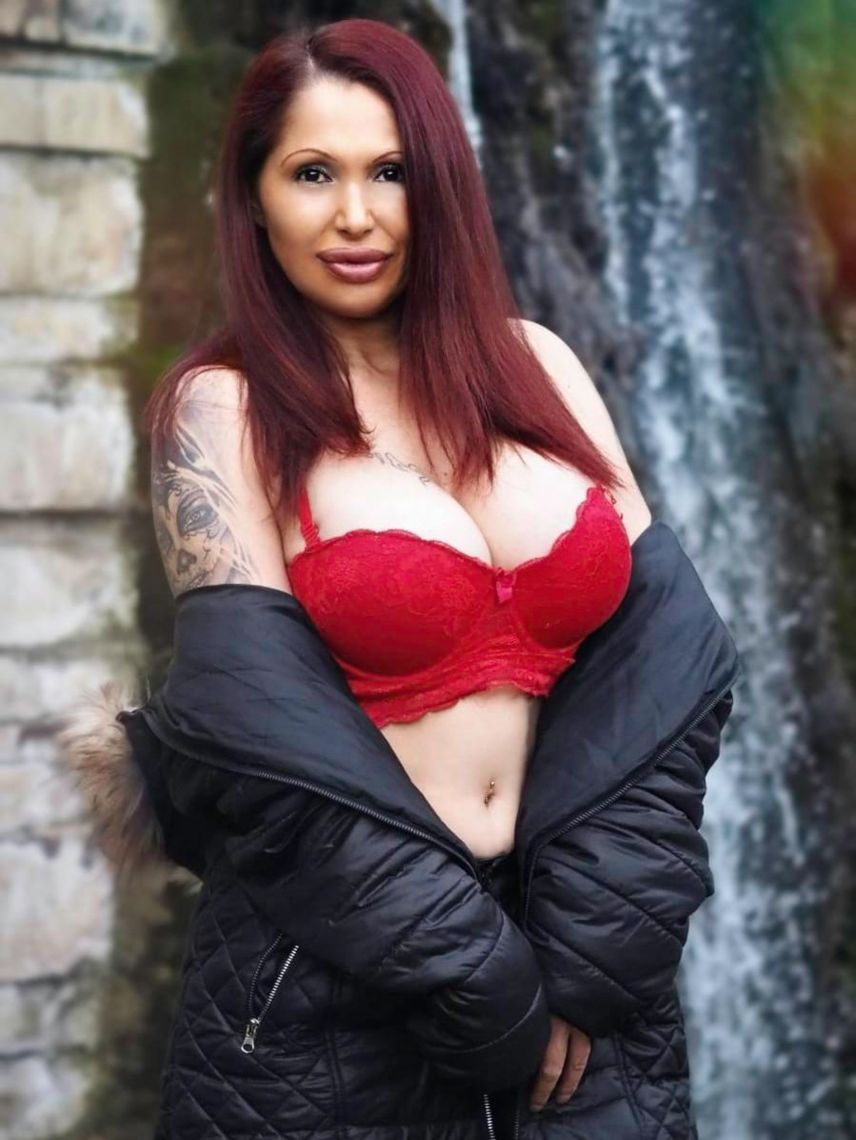 Gina 02